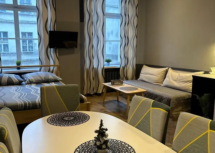 아파트 Rabarbar 우치